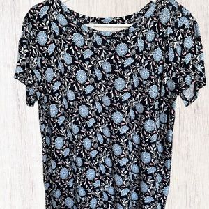 L Women’s LOFT Blouse in Navy Floral